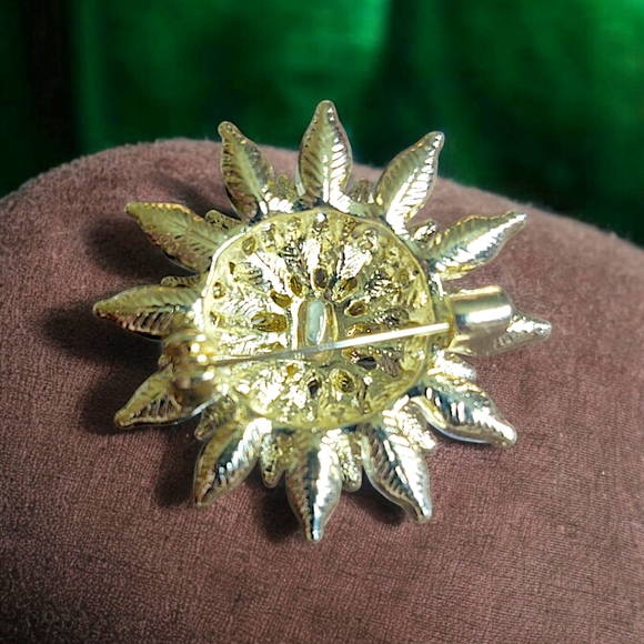 Starburst Rhinestone Brooch - Picture 2 of 2